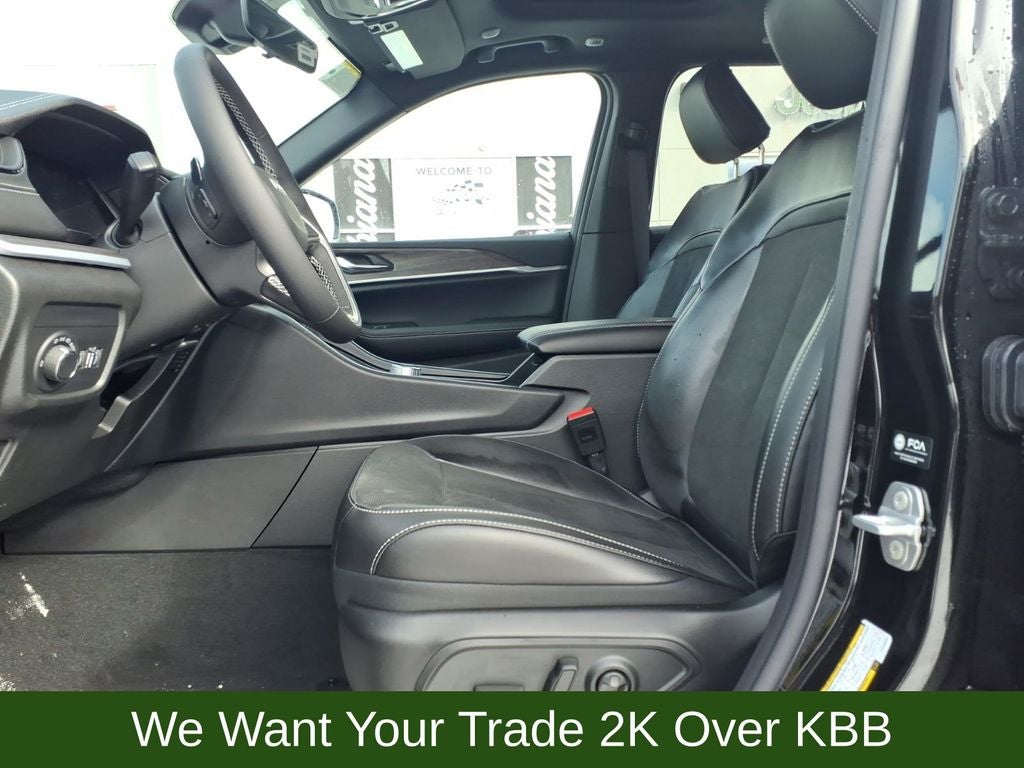 2026 Jeep Grand Cherokee Laredo