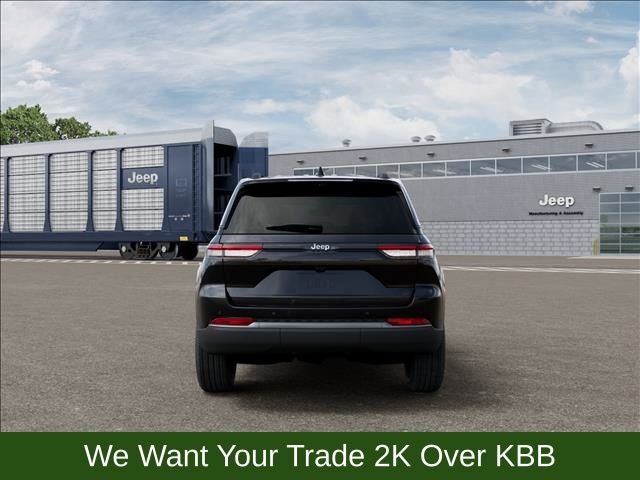 2026 Jeep Grand Cherokee Base