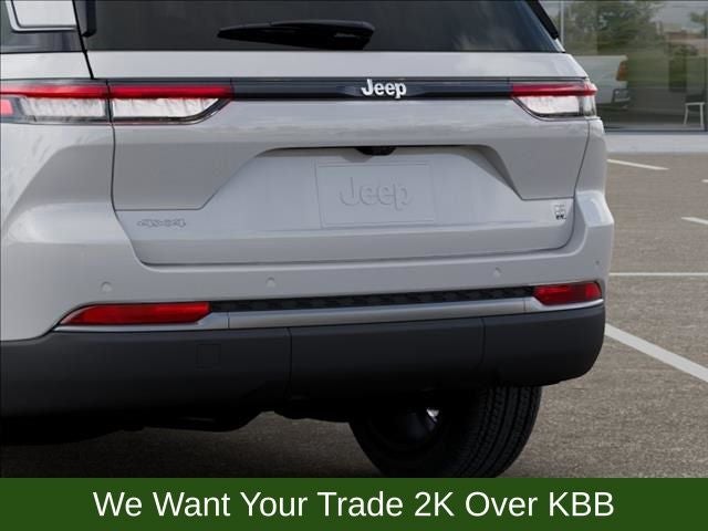 2026 Jeep Grand Cherokee Base