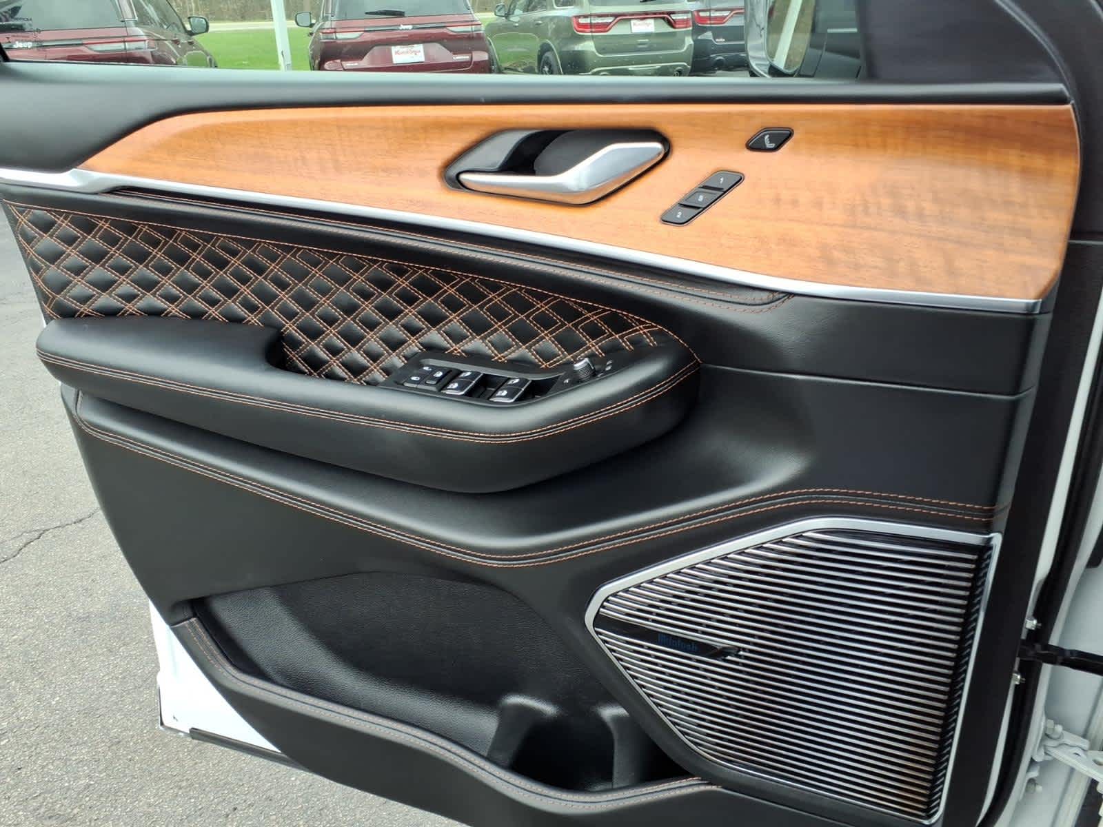 2025 Jeep Grand Cherokee L Summit Reserve