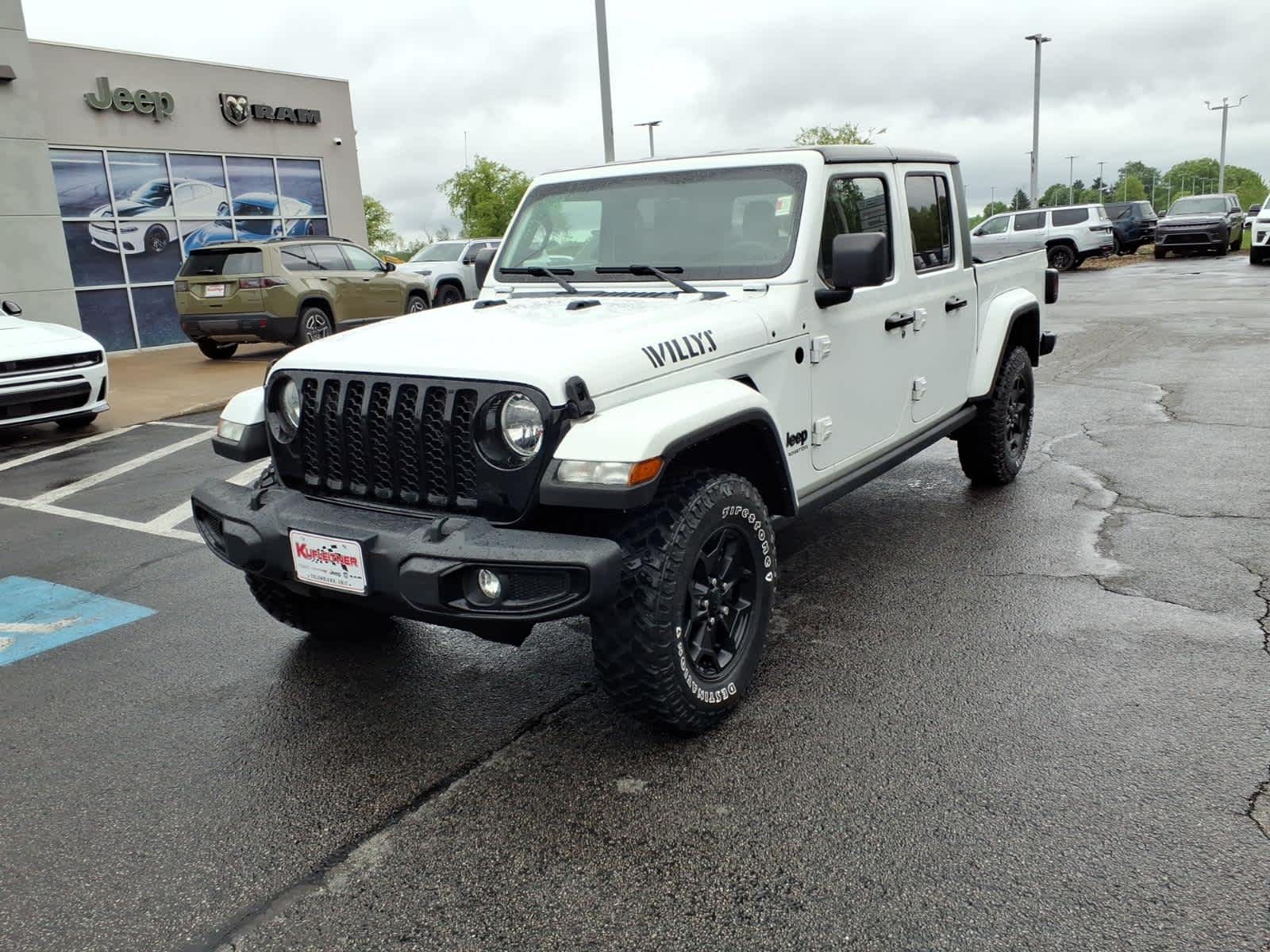 2021 Jeep Gladiator Willys