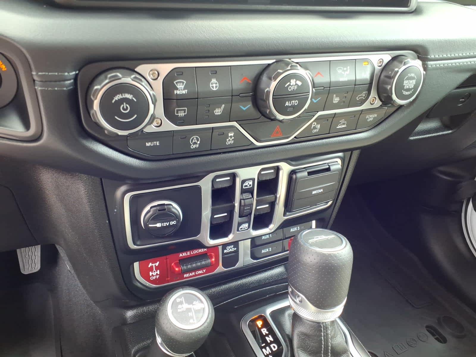 2025 Jeep Gladiator Mojave X