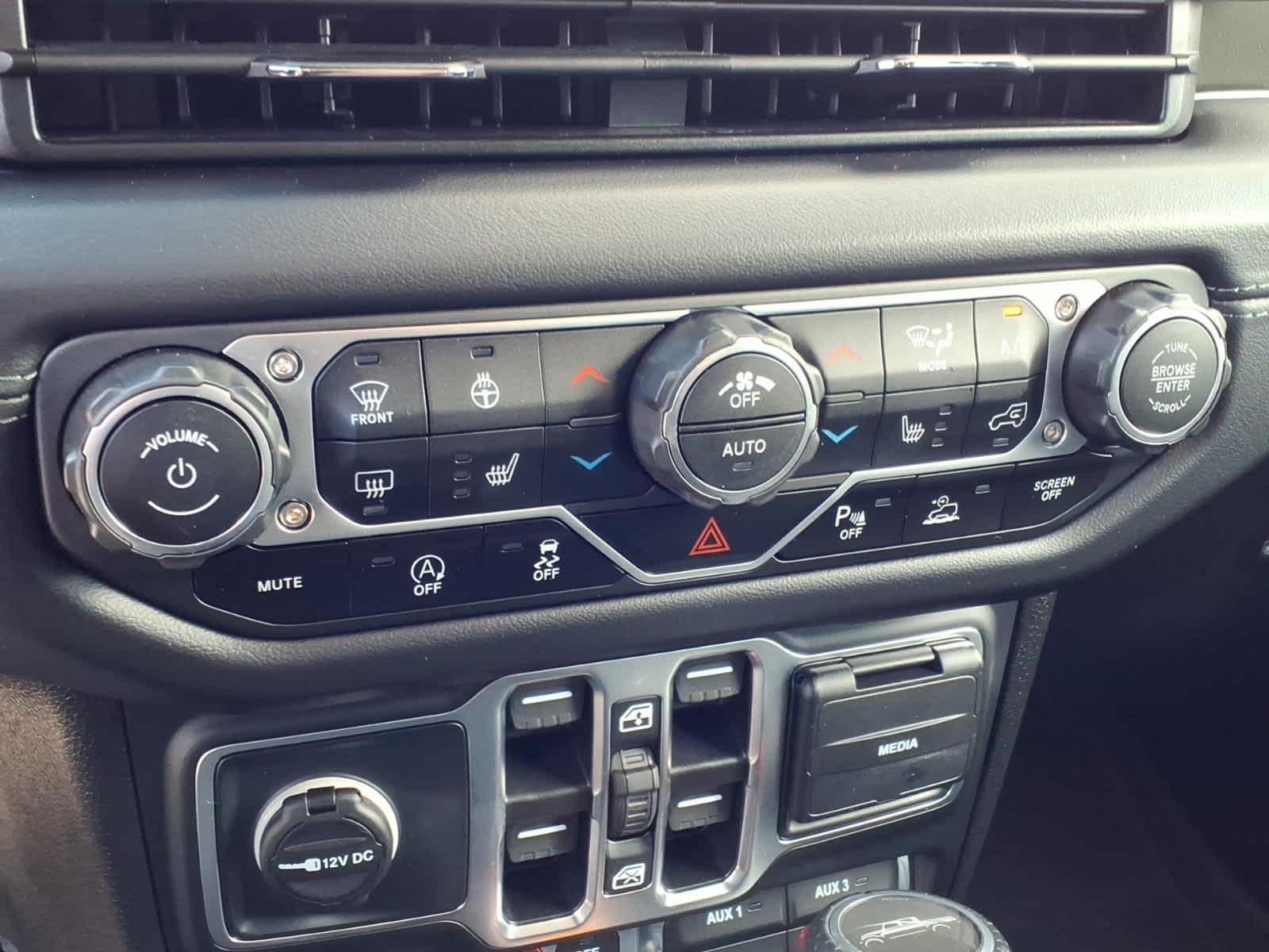 2025 Jeep Gladiator Mojave X