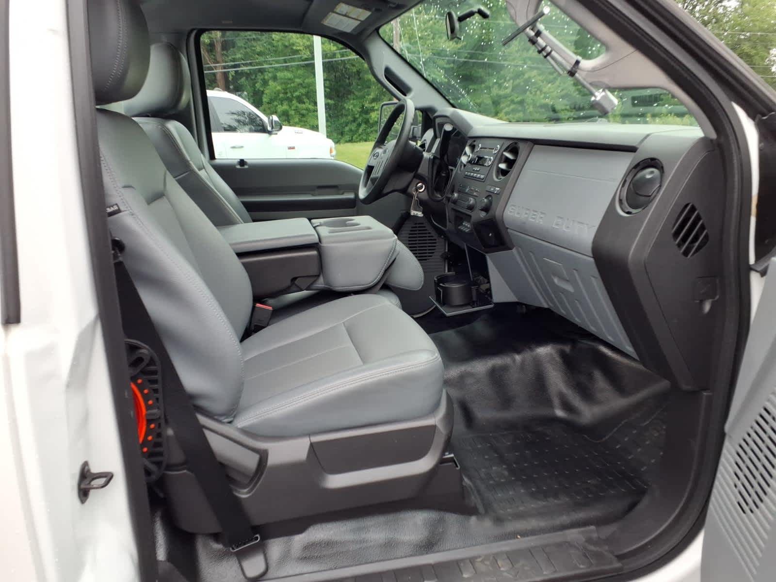 2015 Ford Super Duty F-550 DRW XL