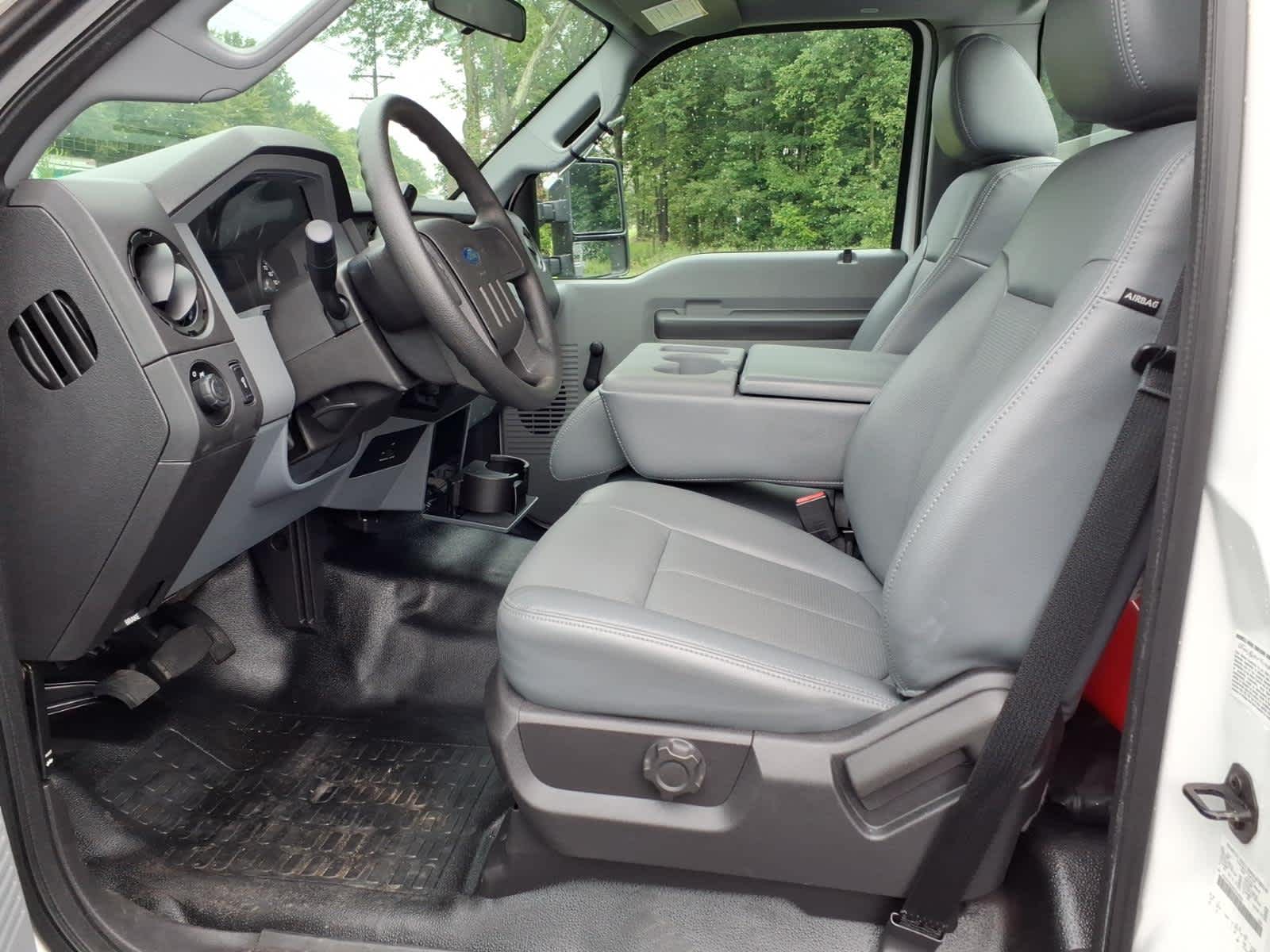 2015 Ford Super Duty F-550 DRW XL
