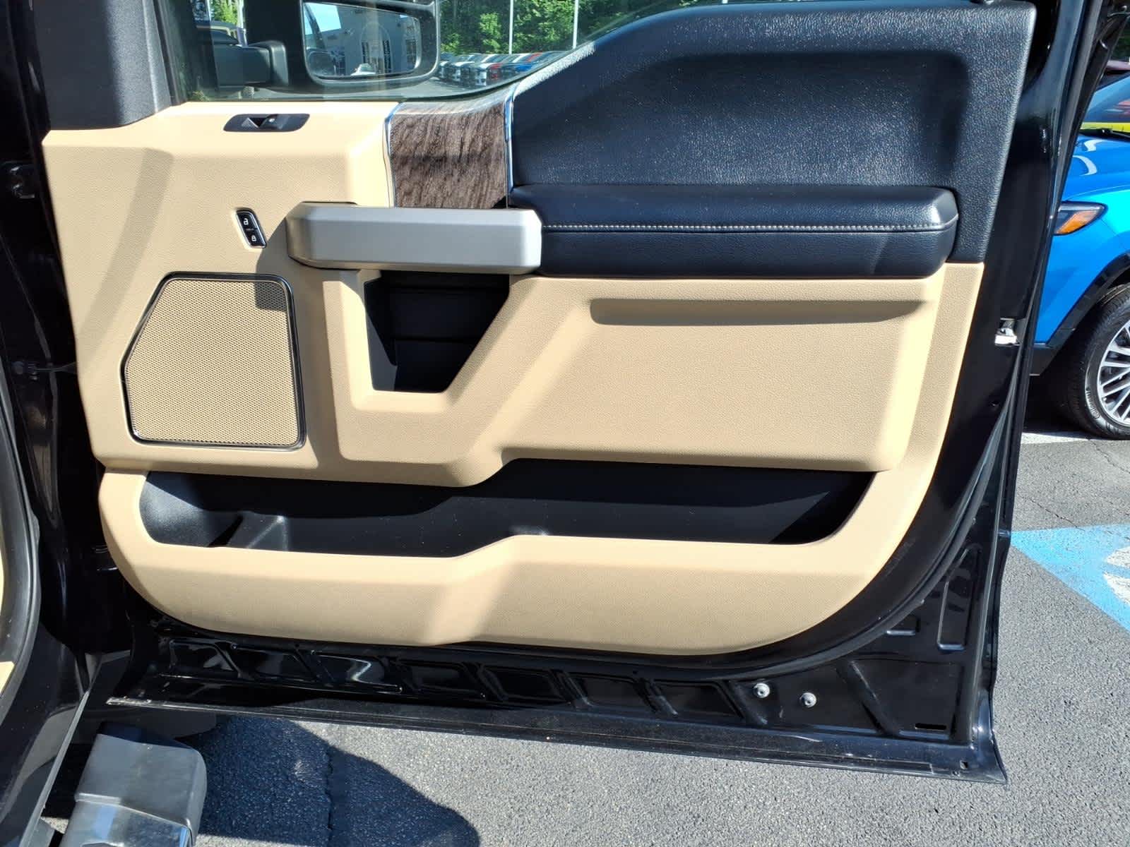 2017 Ford Super Duty F-350 SRW Lariat