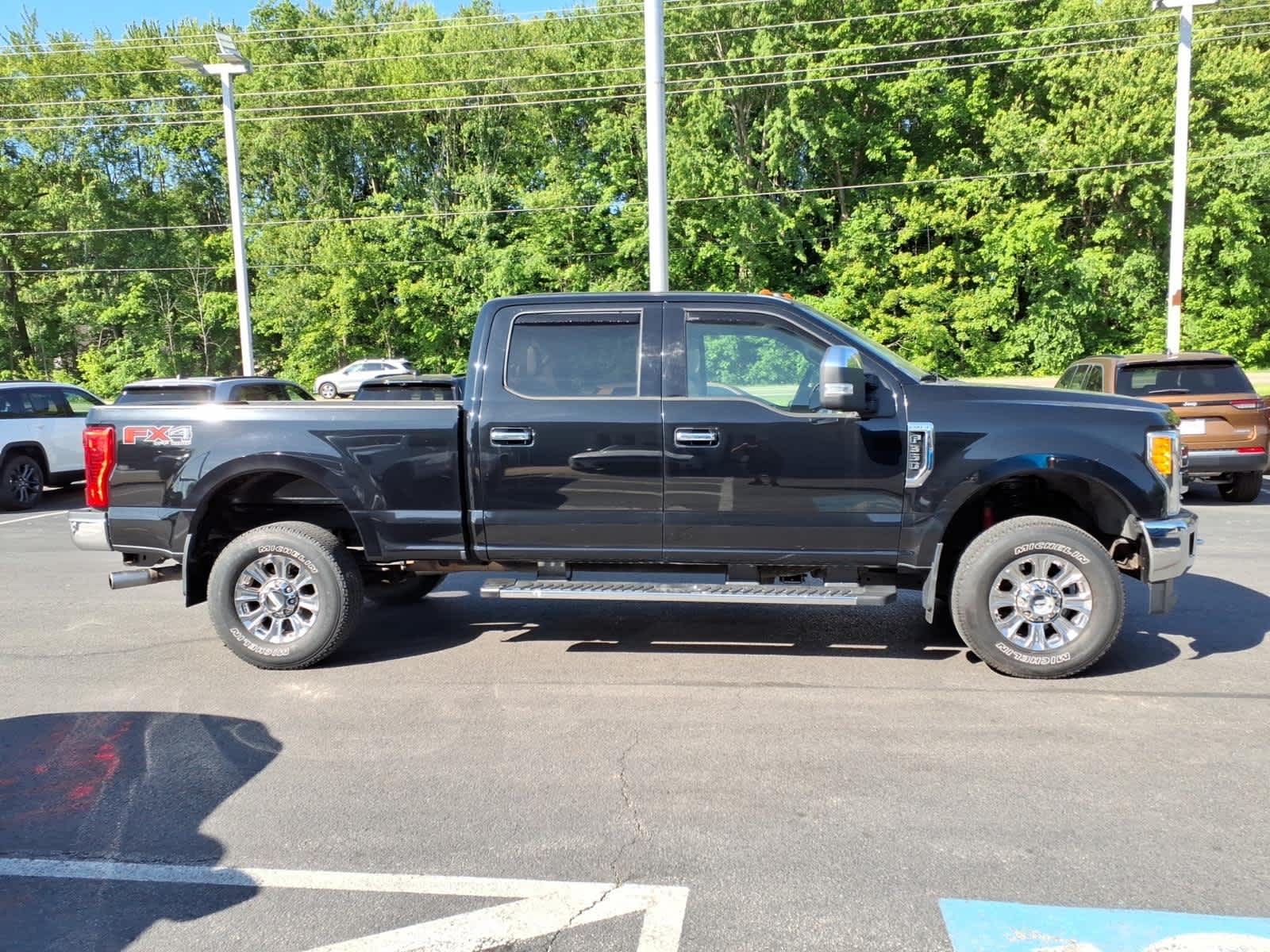 2017 Ford Super Duty F-350 SRW Lariat