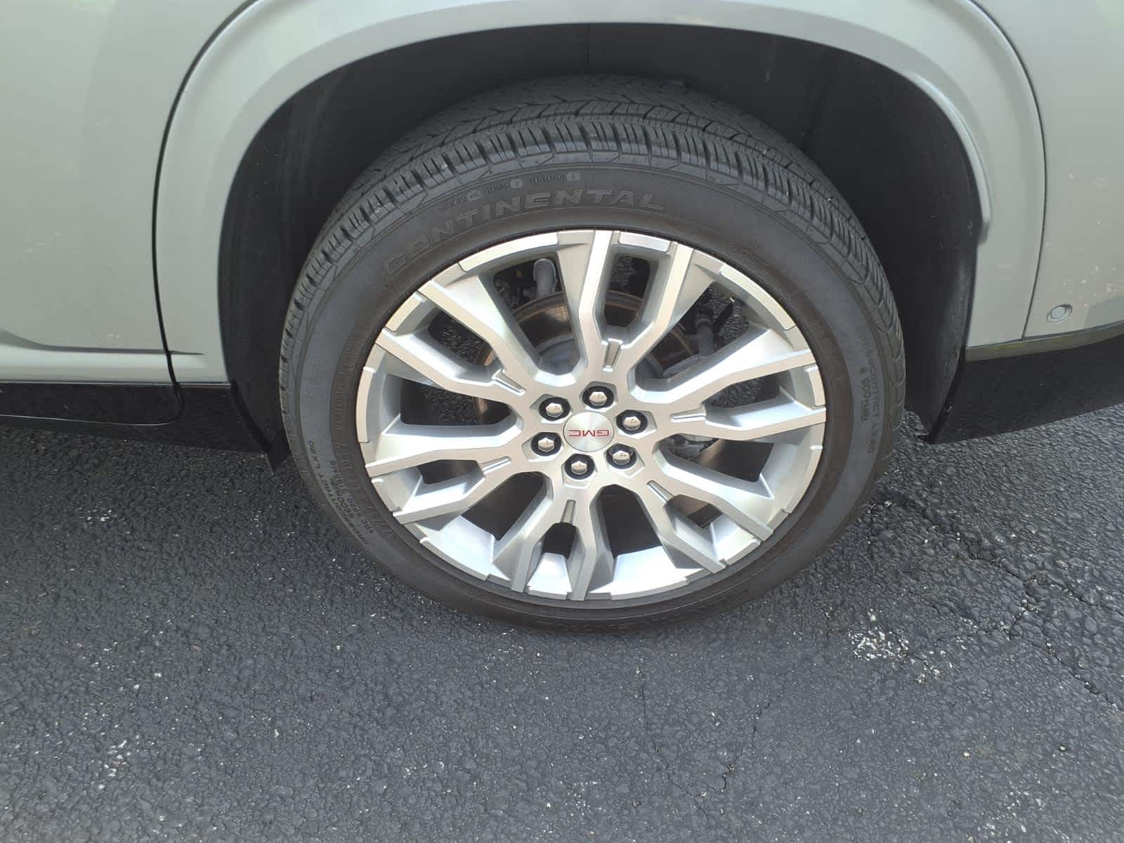 2024 GMC Acadia AWD Denali