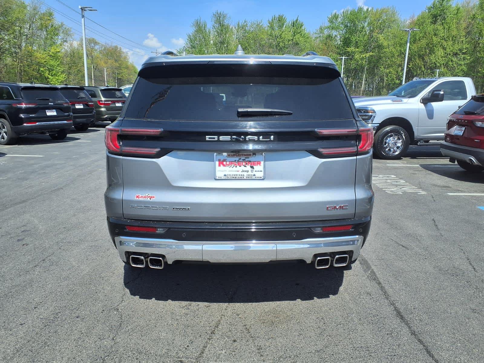 2024 GMC Acadia AWD Denali