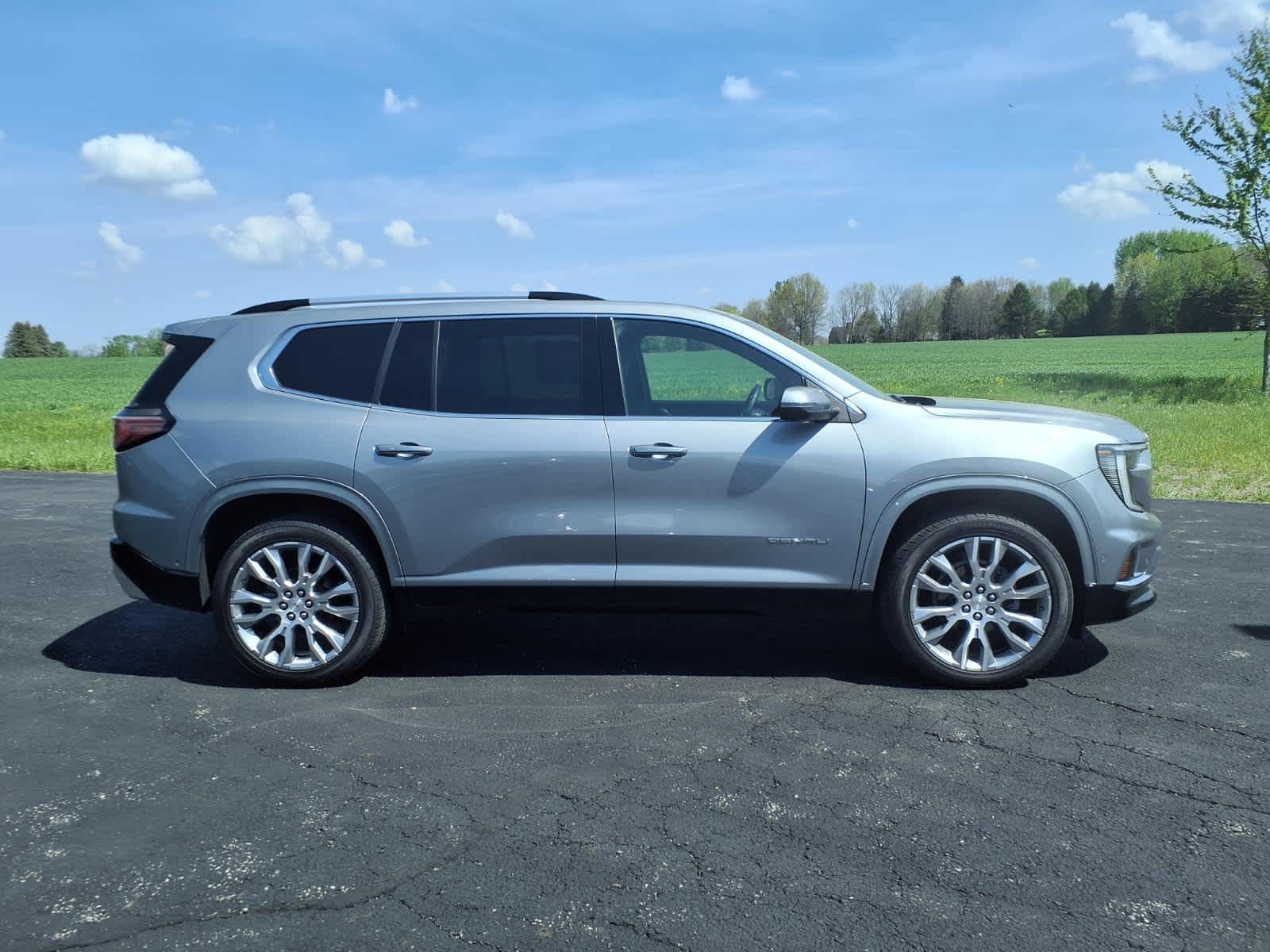 2024 GMC Acadia AWD Denali