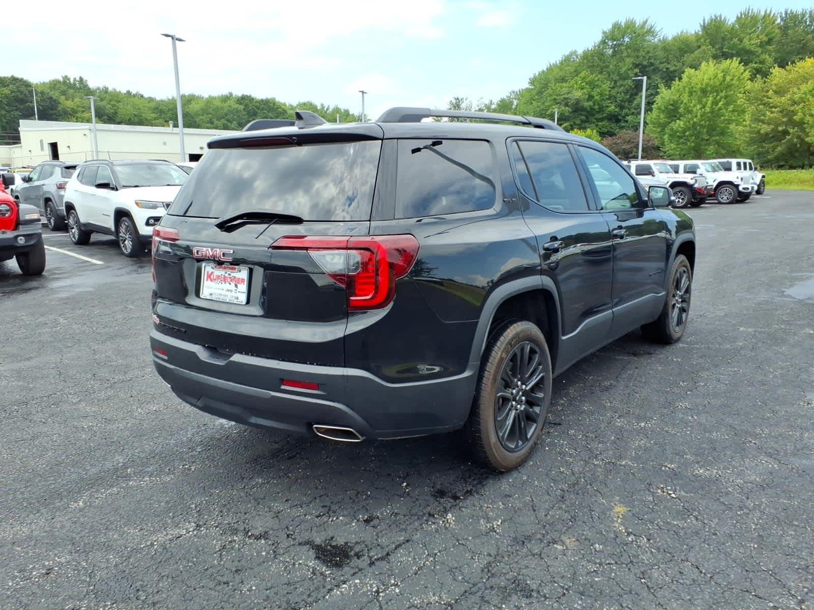 2023 GMC Acadia SLE