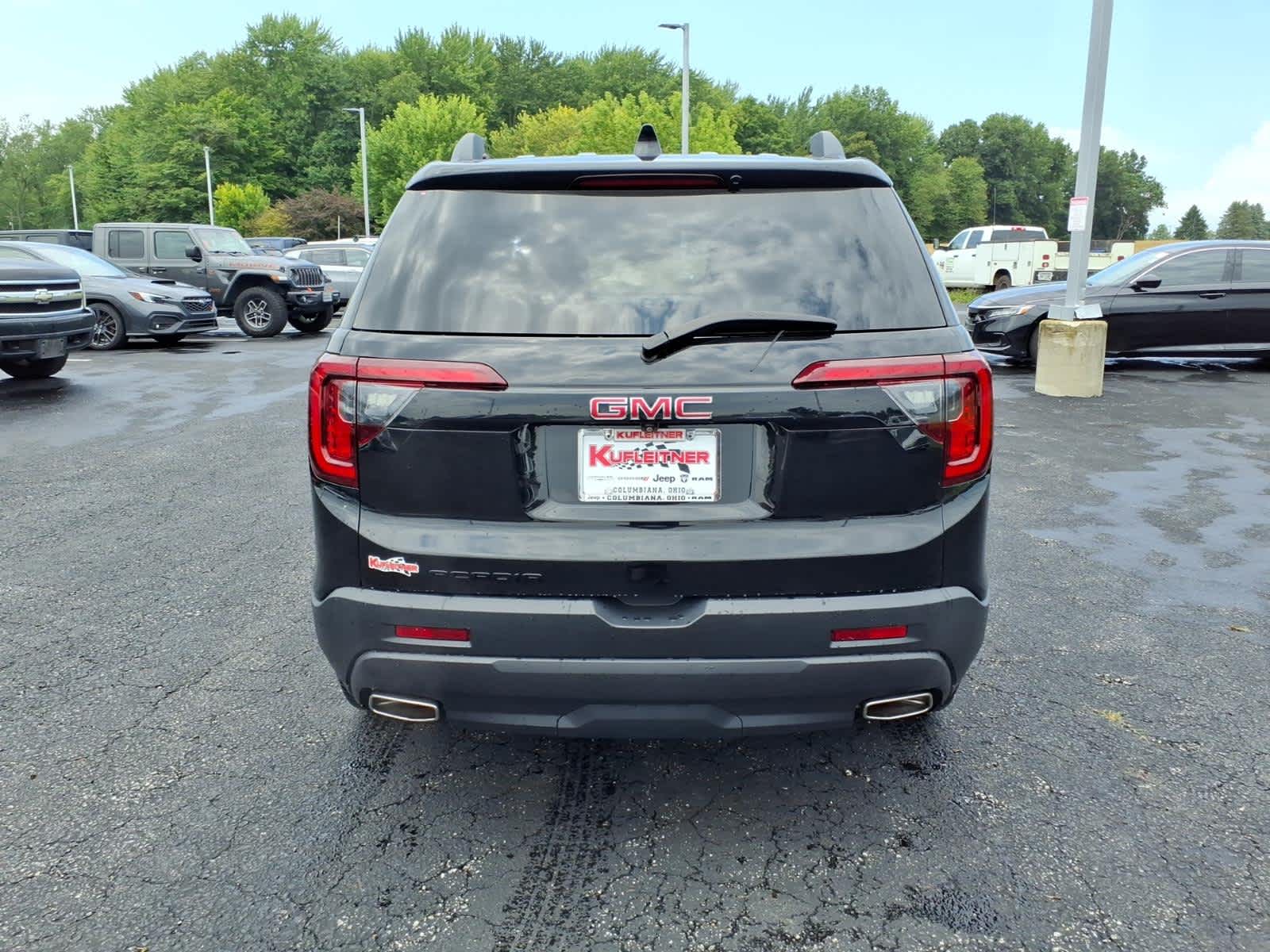 2023 GMC Acadia SLE