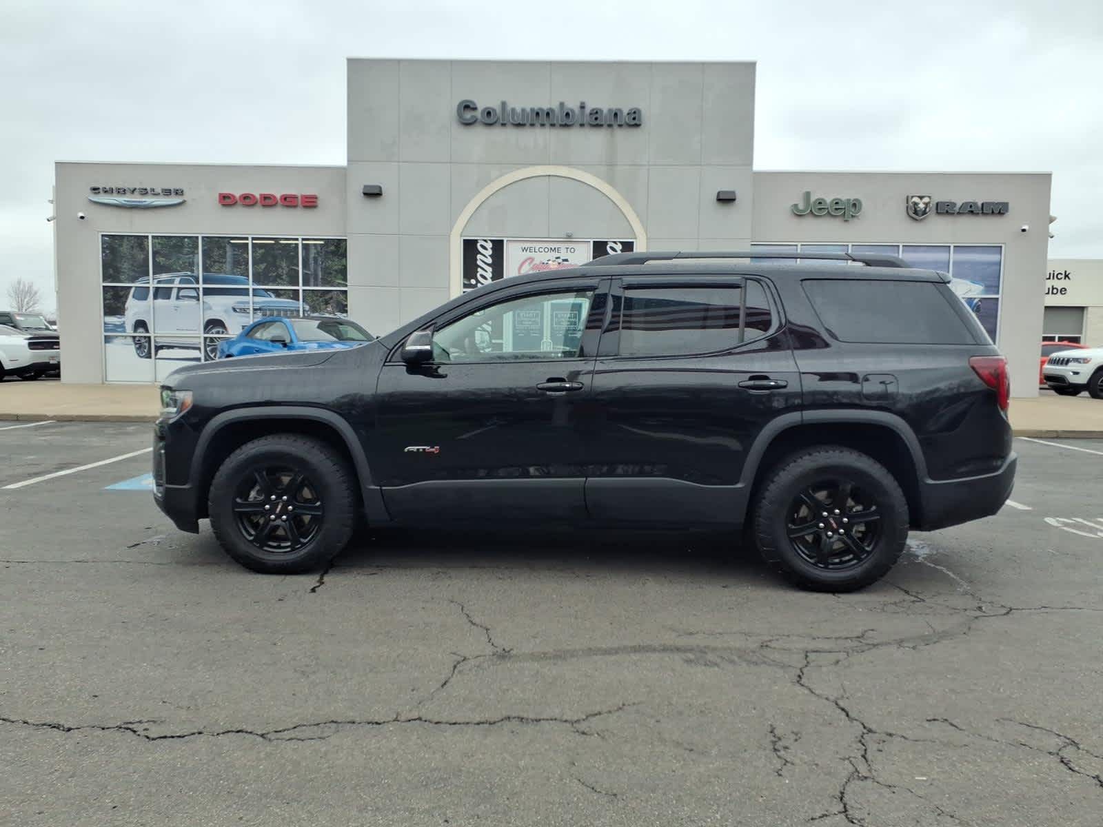 2023 GMC Acadia AT4