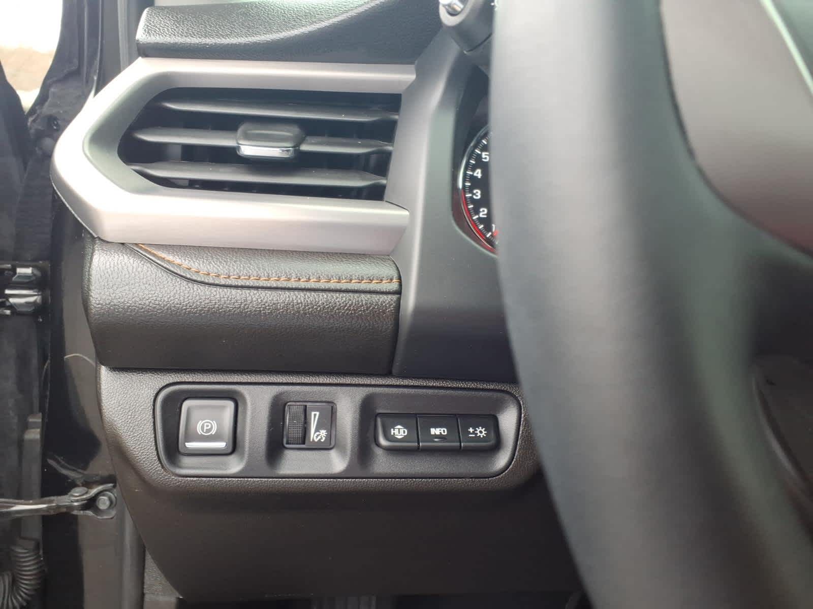 2023 GMC Acadia AT4