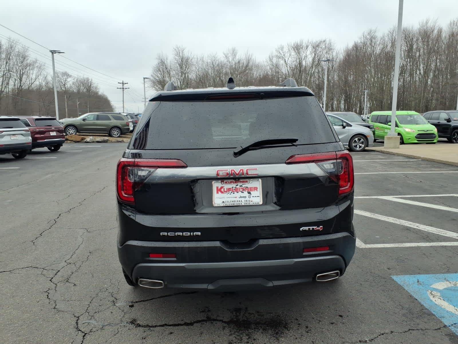 2023 GMC Acadia AT4