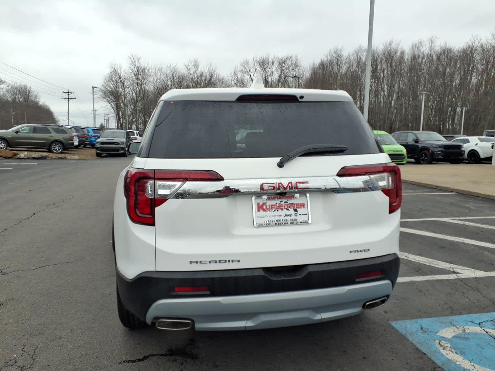 2023 GMC Acadia SLE