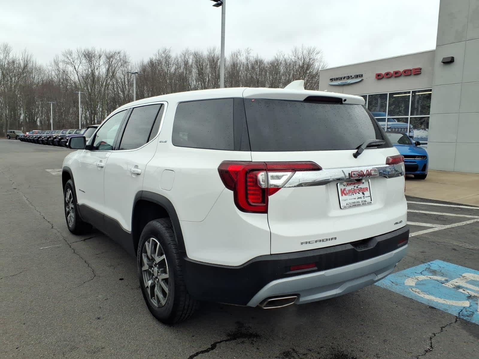 2023 GMC Acadia SLE