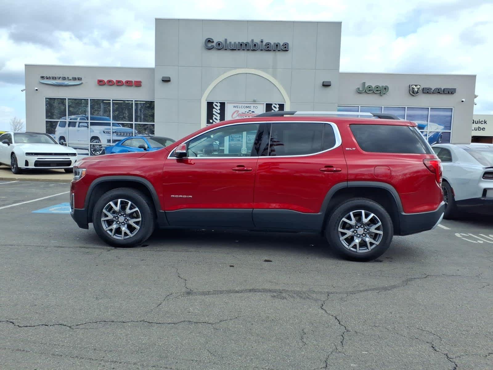 2023 GMC Acadia SLT