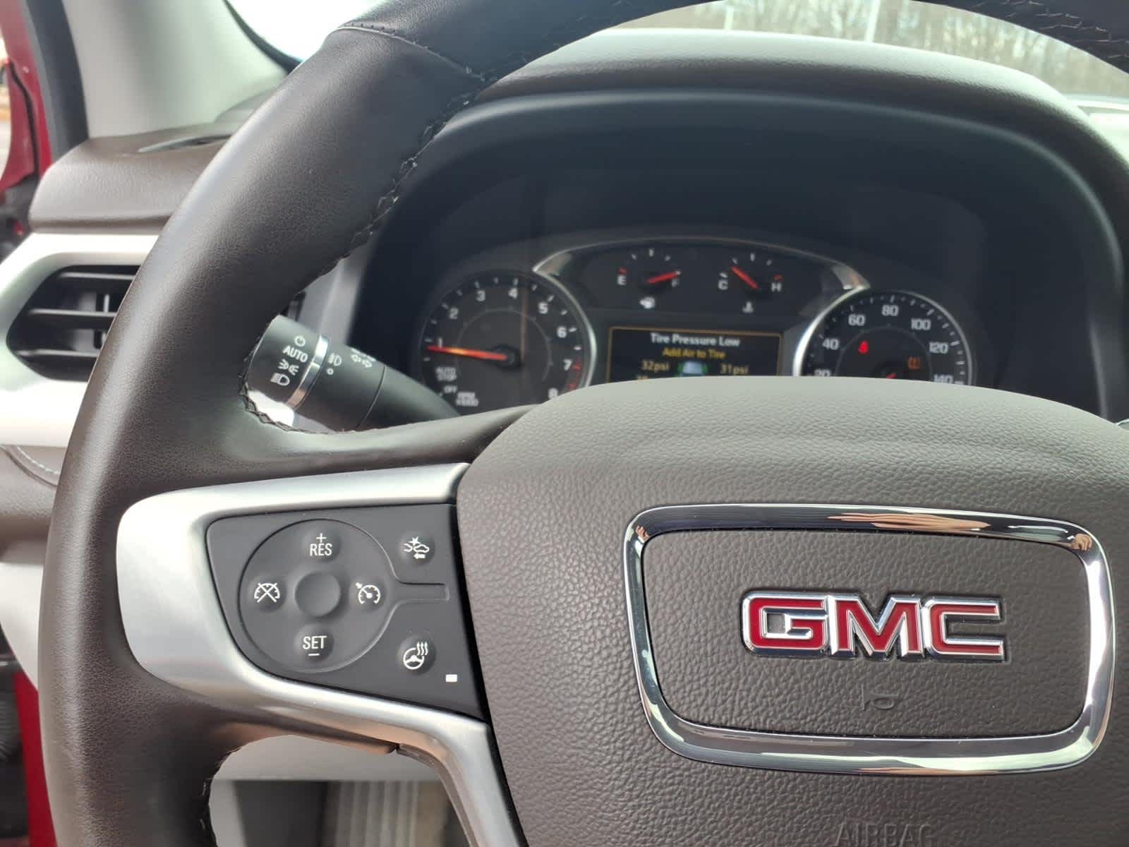 2023 GMC Acadia SLT