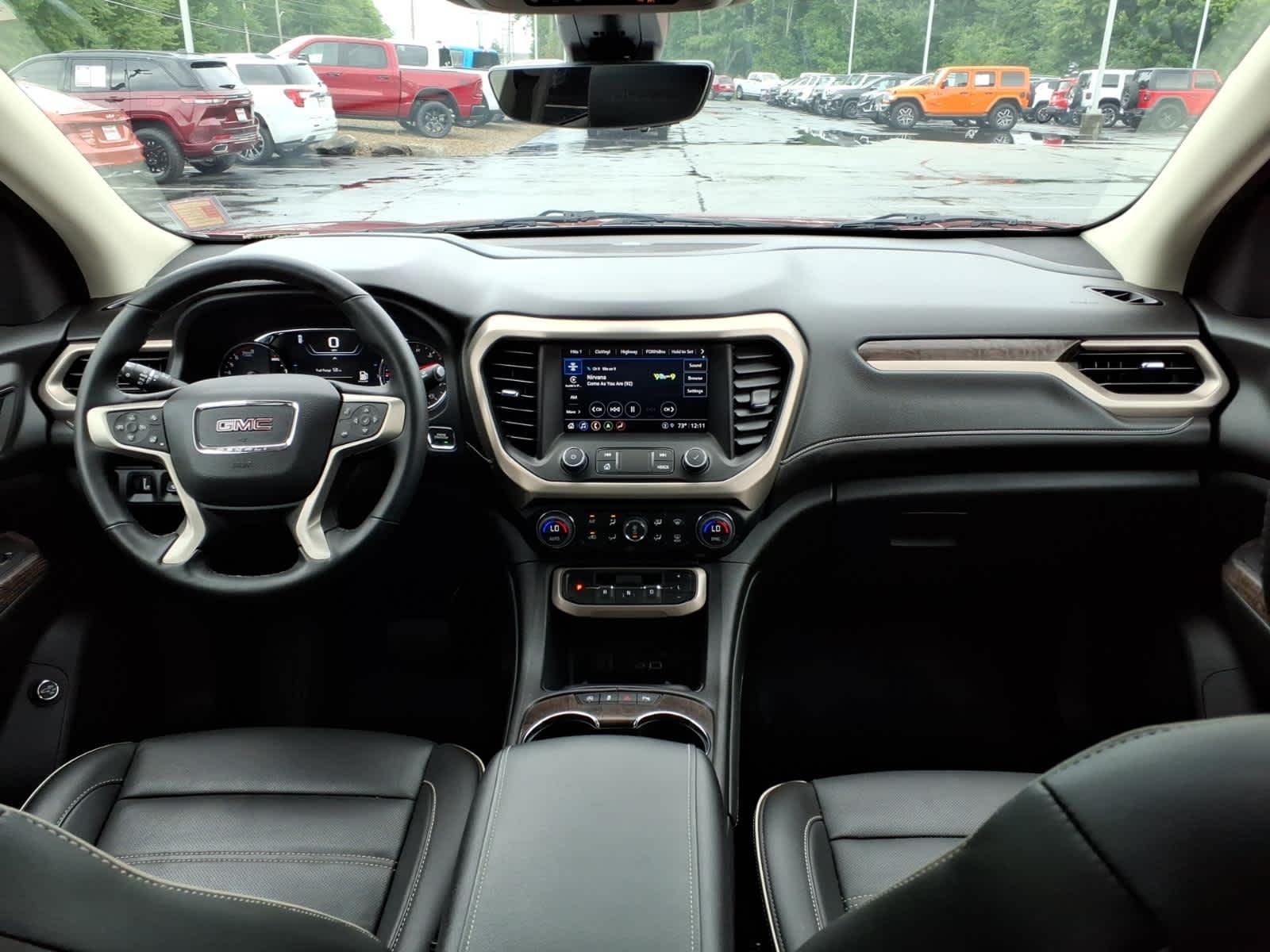2023 GMC Acadia Denali