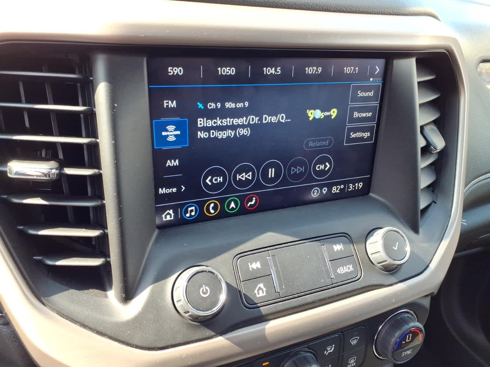 2023 GMC Acadia Denali