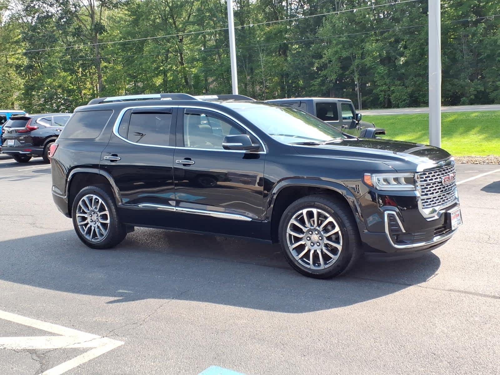 2023 GMC Acadia Denali