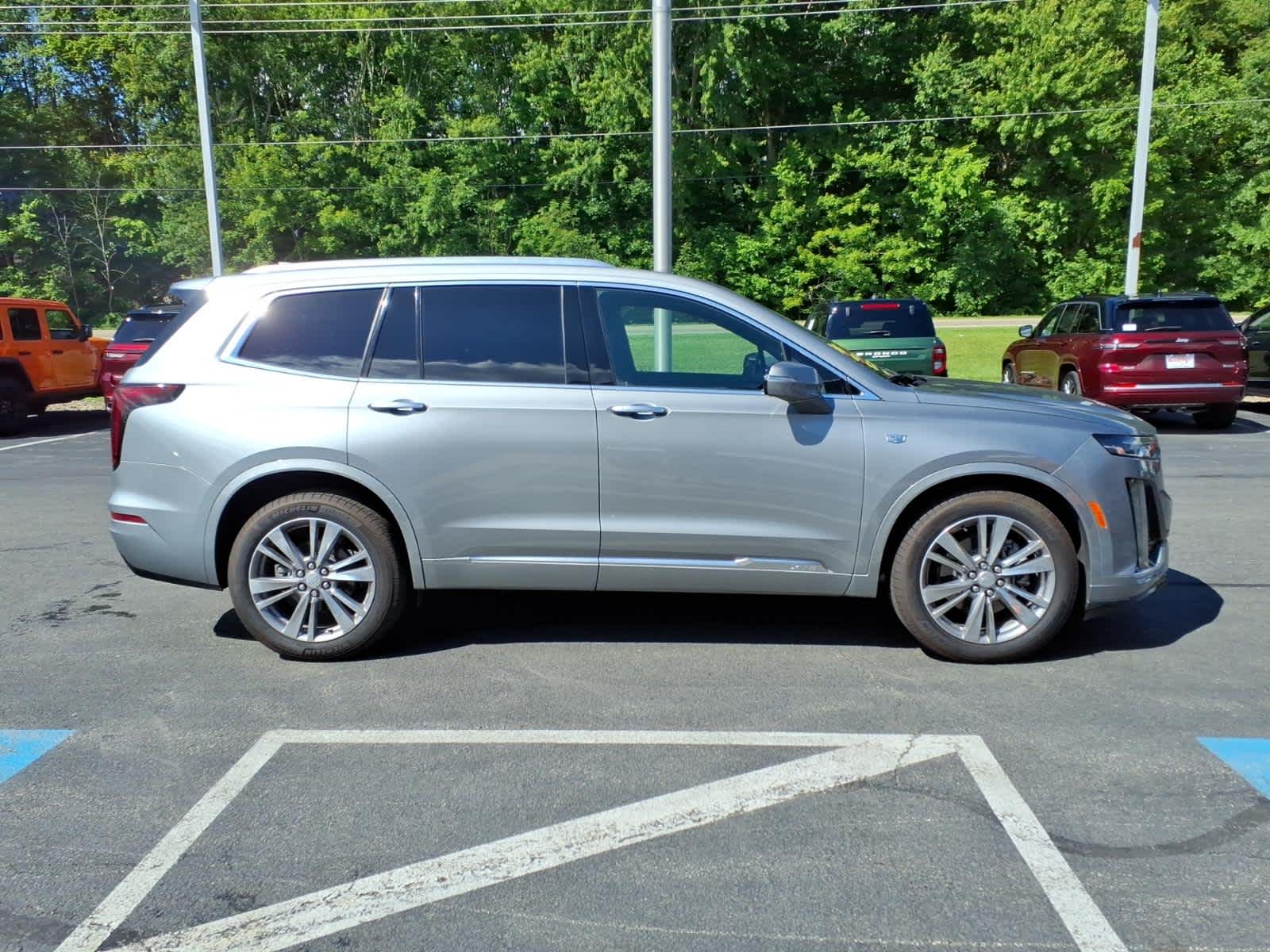 2024 Cadillac XT6 FWD Premium Luxury