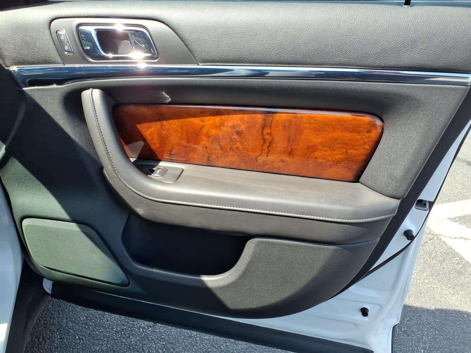 2013 Lincoln MKS Base