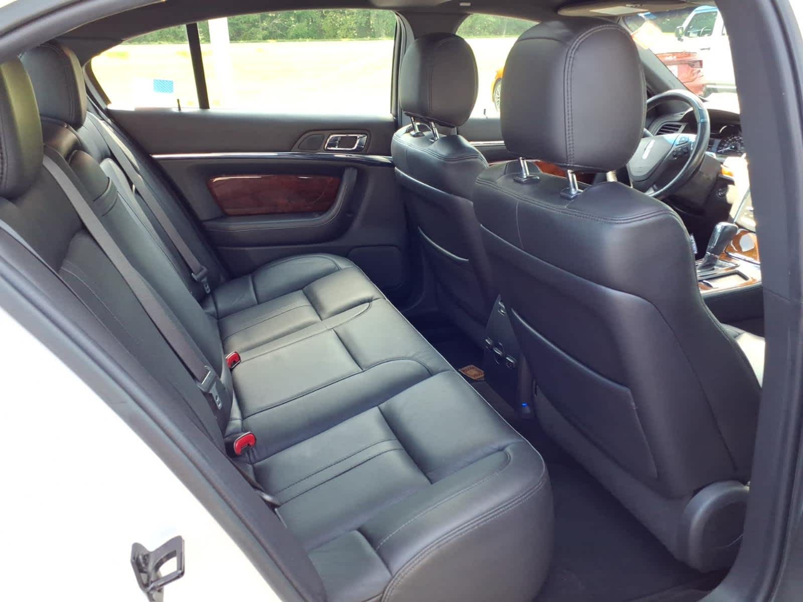 2013 Lincoln MKS Base