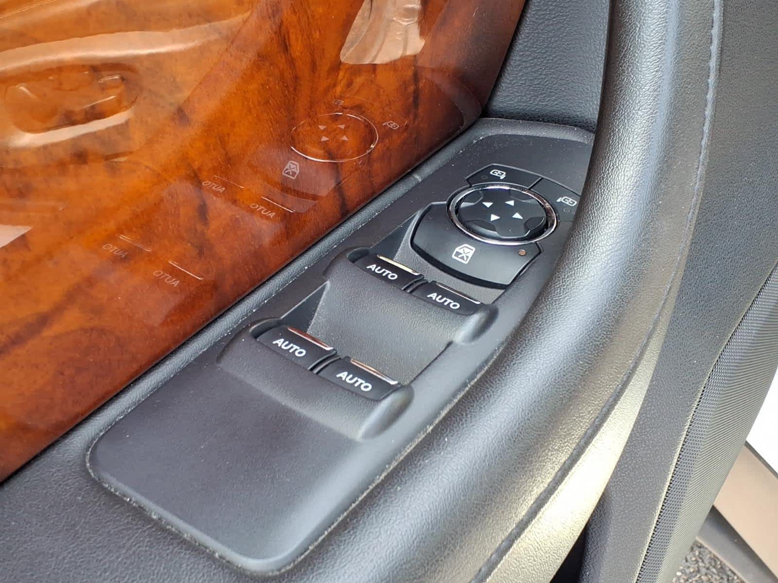 2013 Lincoln MKS Base