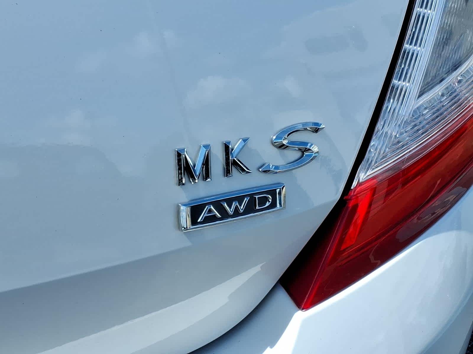 2013 Lincoln MKS Base