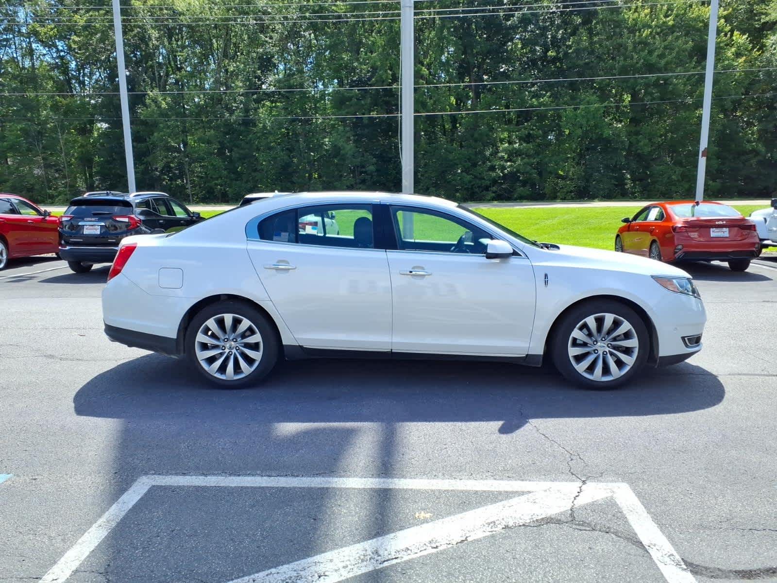 2013 Lincoln MKS Base