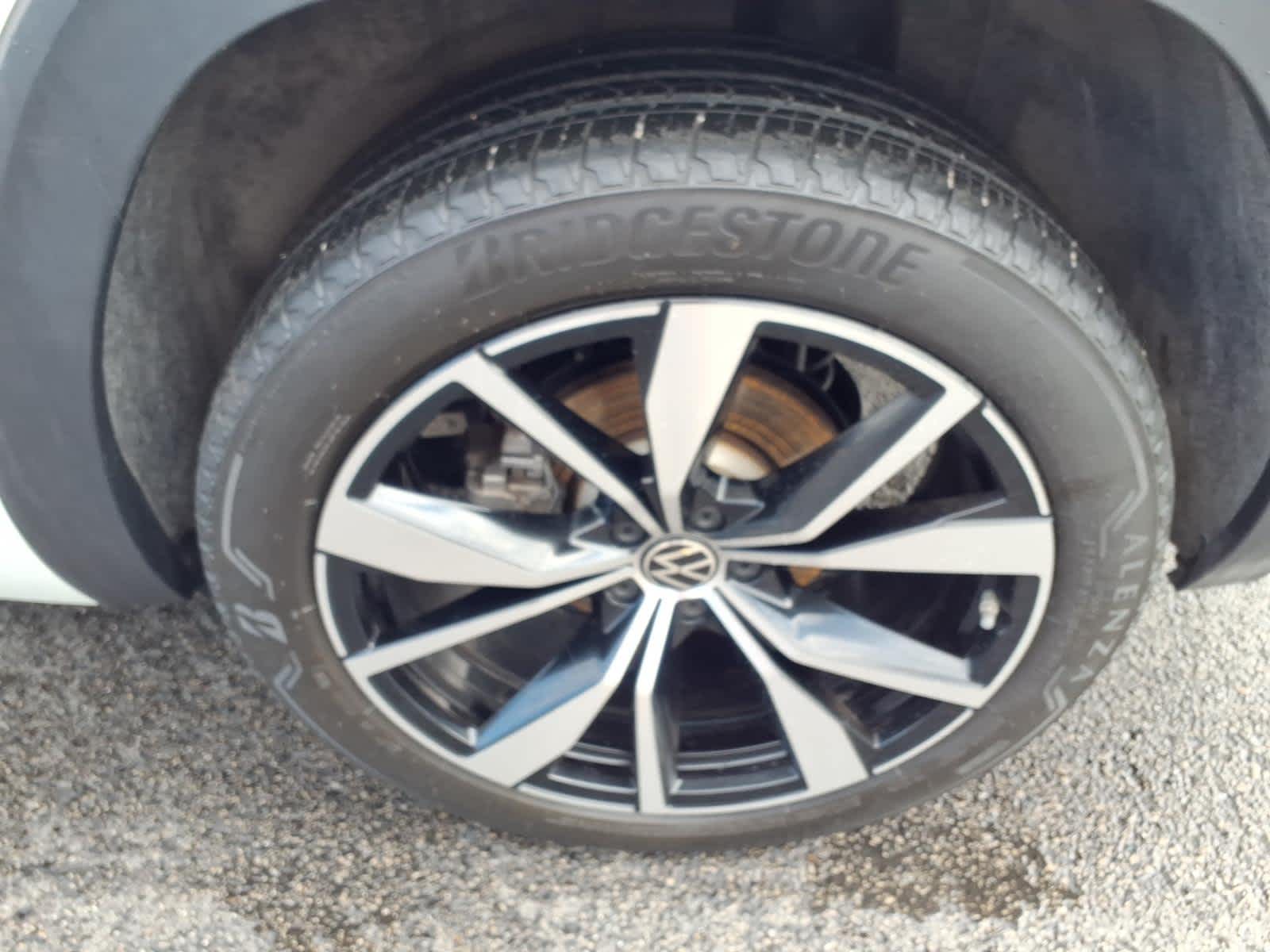 2025 Volkswagen Atlas 2.0T SEL Premium R-Line