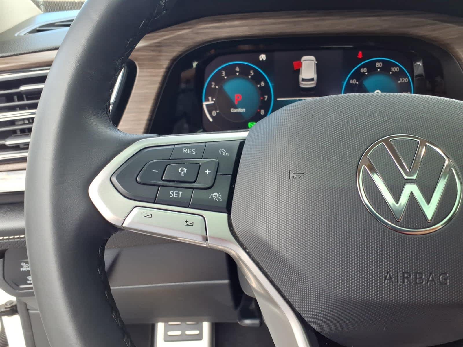 2025 Volkswagen Atlas 2.0T SEL Premium R-Line