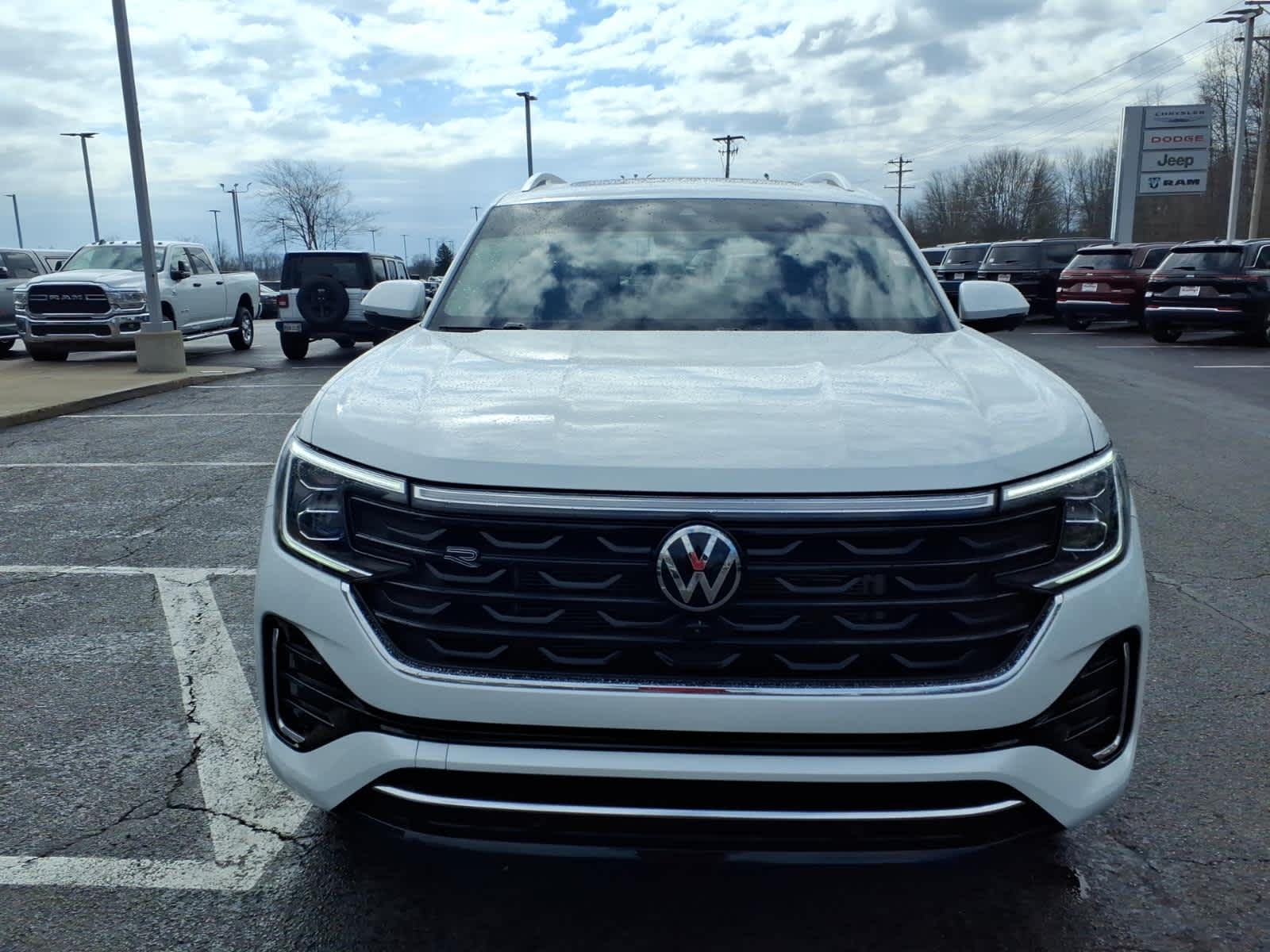 2025 Volkswagen Atlas 2.0T SEL Premium R-Line