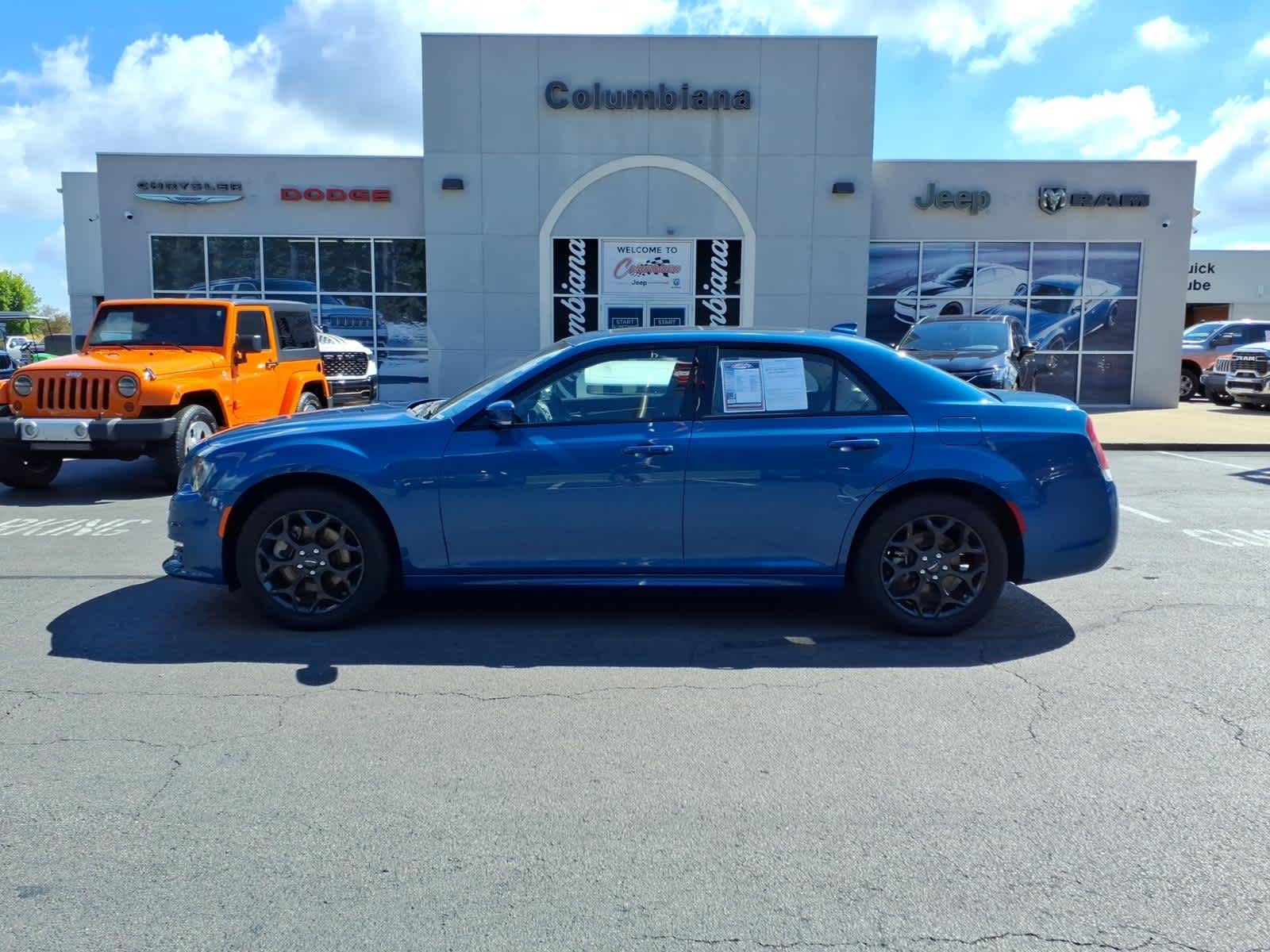 2023 Chrysler 300 Touring L