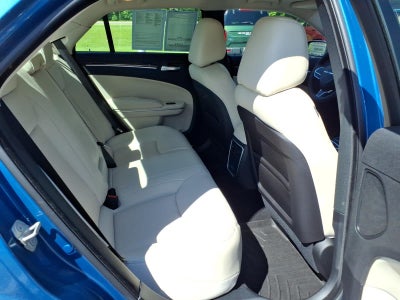 2023 Chrysler 300 Touring L