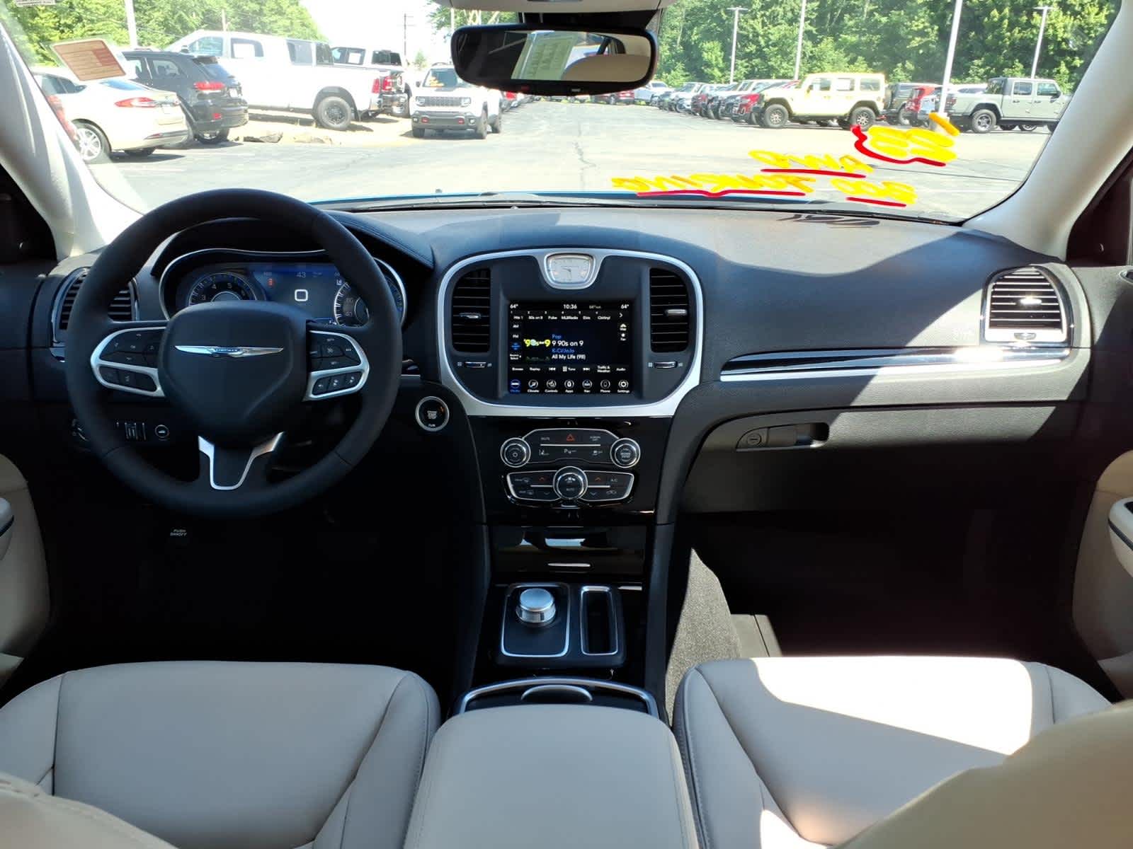 2023 Chrysler 300 Touring L