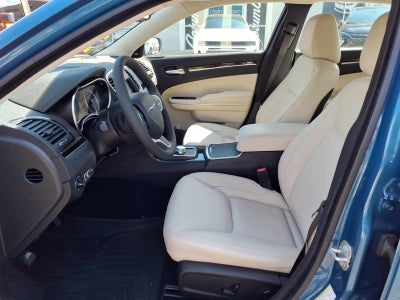 2023 Chrysler 300 Touring L
