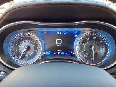 2023 Chrysler 300 Touring L
