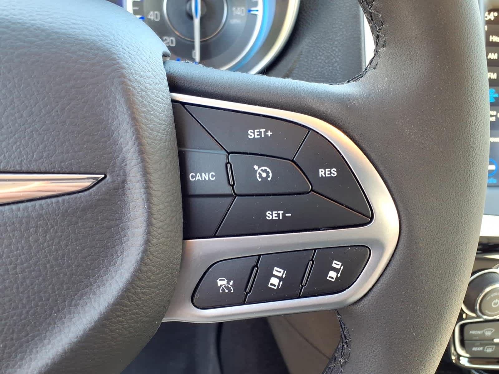 2023 Chrysler 300 Touring L
