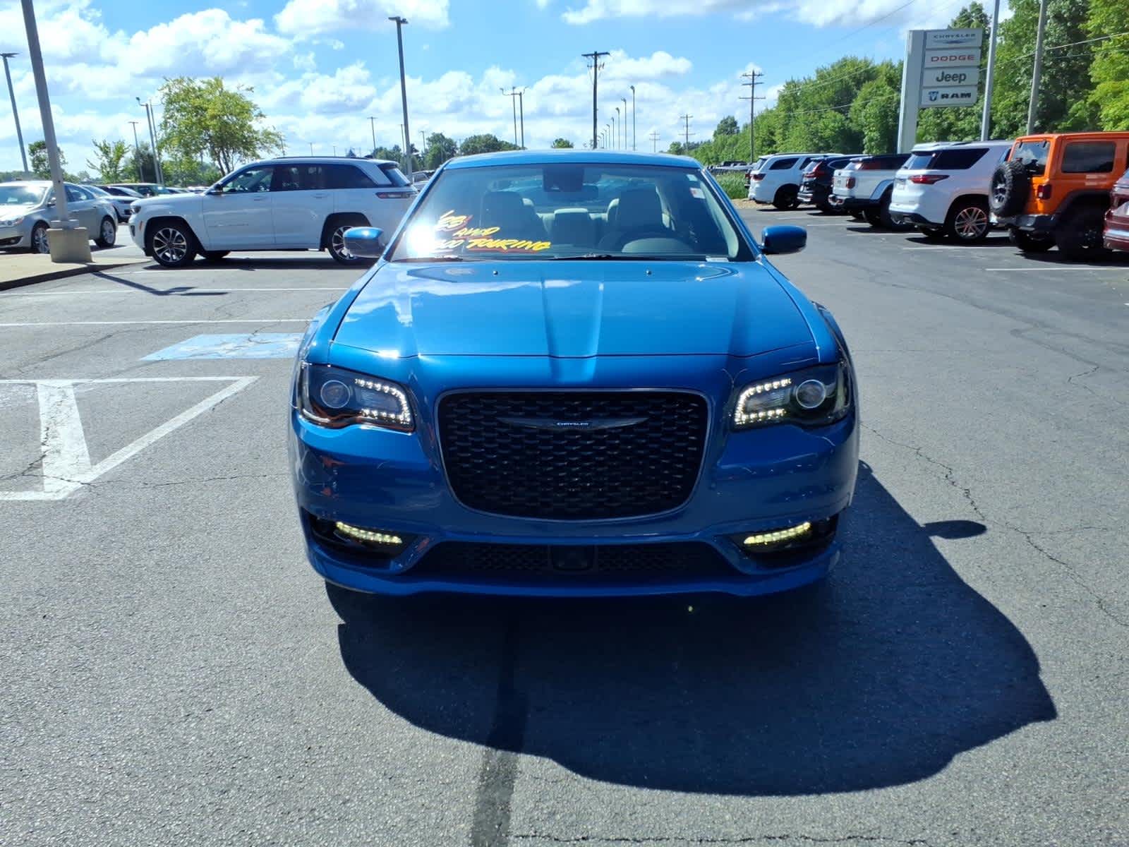2023 Chrysler 300 Touring L