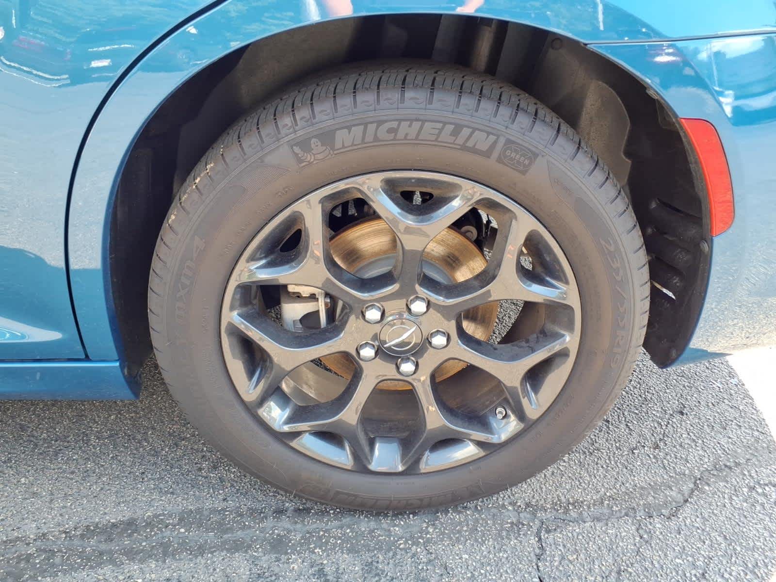 2023 Chrysler 300 Touring L