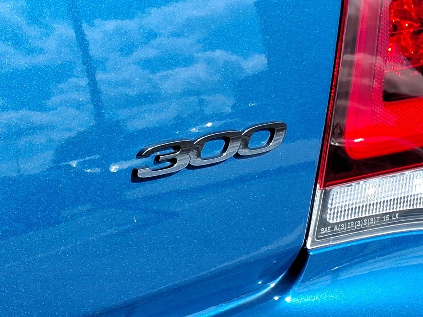 2023 Chrysler 300 Touring L