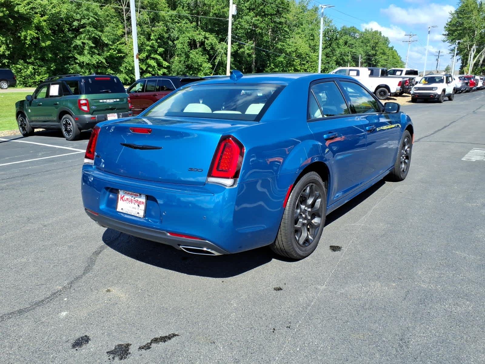 2023 Chrysler 300 Touring L