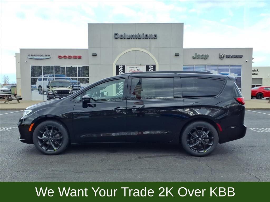 2026 Chrysler Pacifica Select