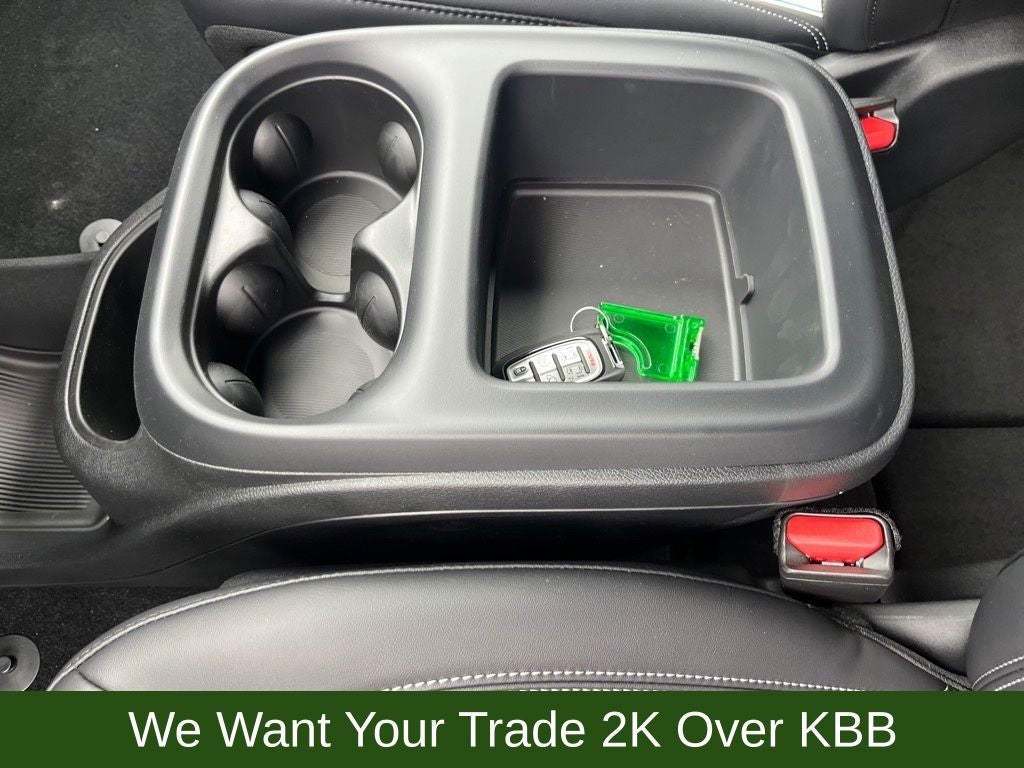 2025 Chrysler Voyager LX