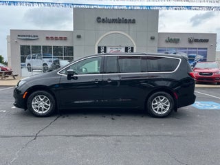 2025 Chrysler Voyager LX