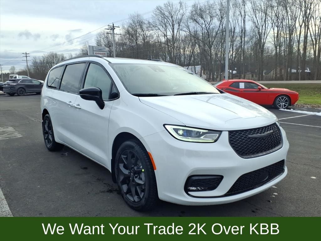 2026 Chrysler Pacifica Select