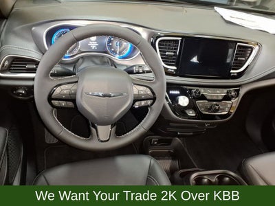 2026 Chrysler Pacifica Select